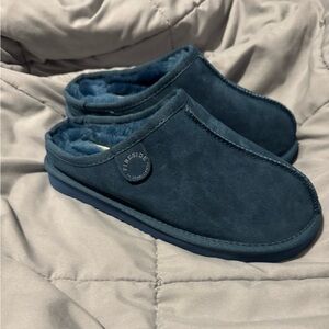 Size 8 fireside slippers from Amazon